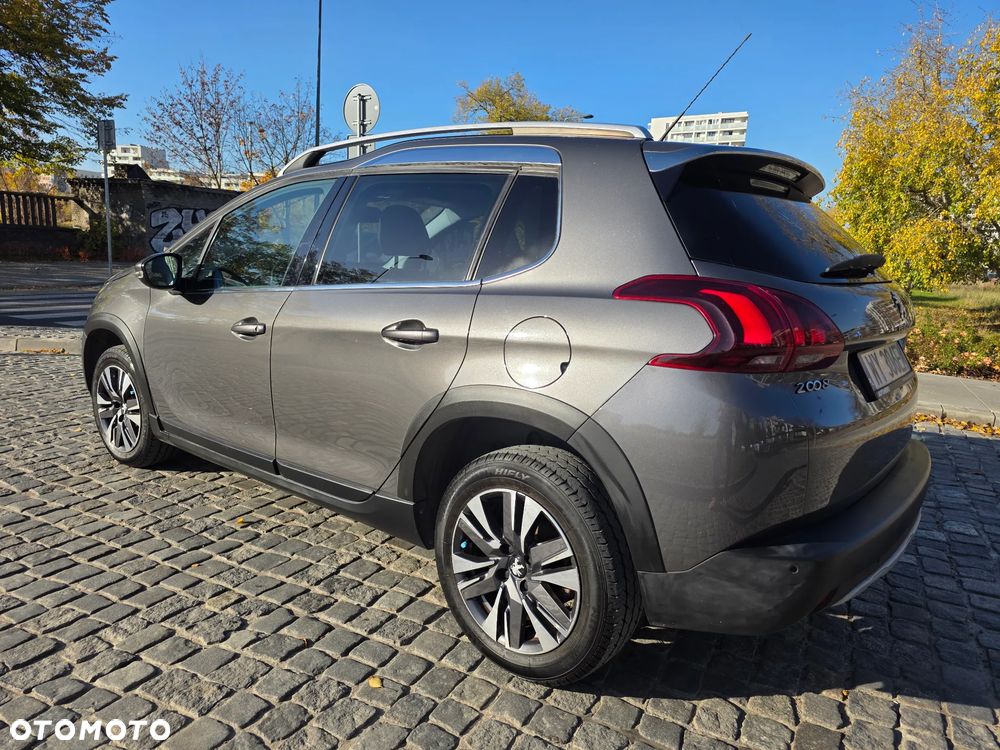Peugeot 2008 1.2 Pure Tech Style S&S EAT6 - 23