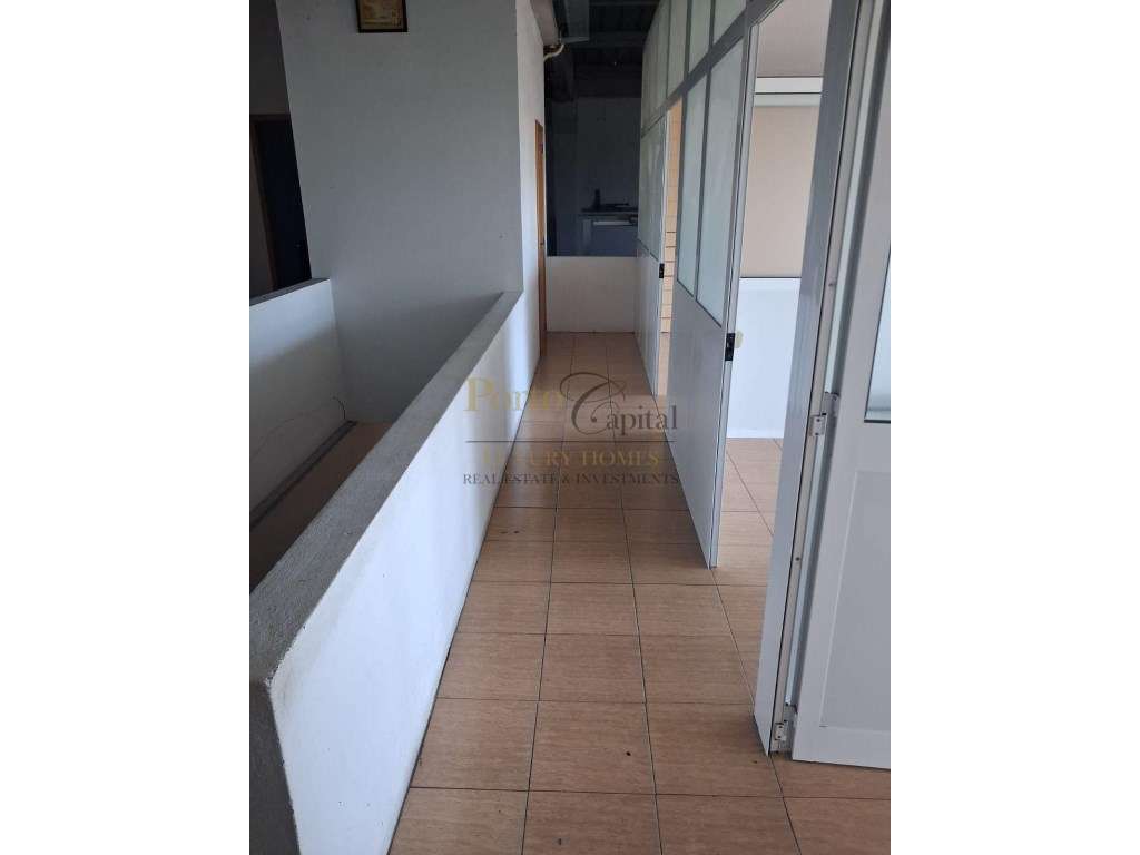 Armazém Industrial para Arrendamento Com 957 m² - Zona Industrial d... - Grande imagem: 2/37
