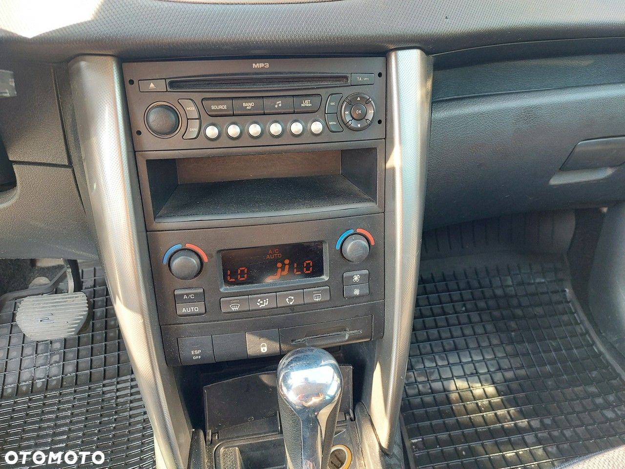 Peugeot 207 - 24