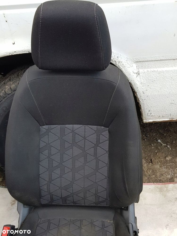 fotel tapicerka Opel Astra K - 6