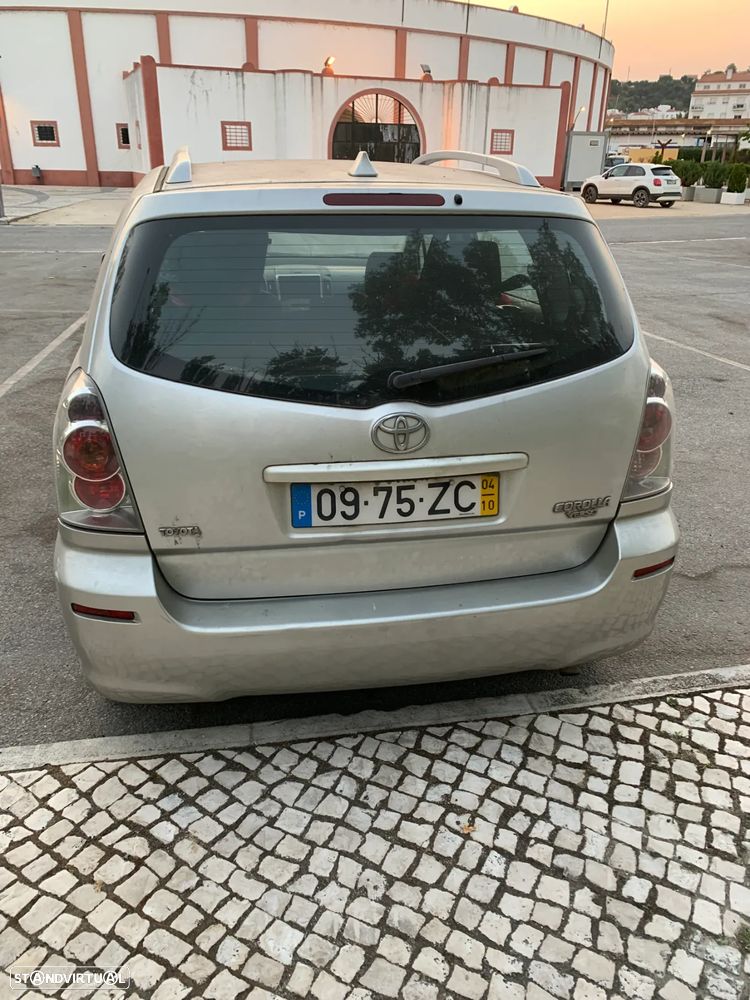 Toyota Corolla Verso 2.0 D-4D - 2