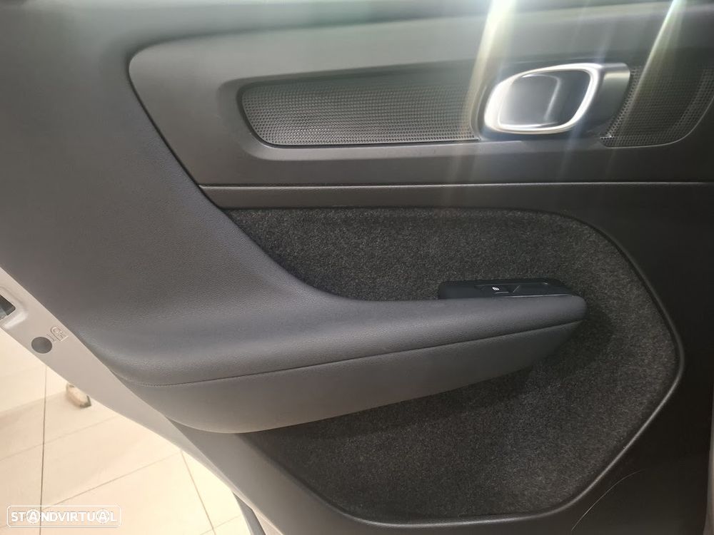 Volvo C40 Recharge 82 kWh Single M. Extended Range RWD Ultimate - 26