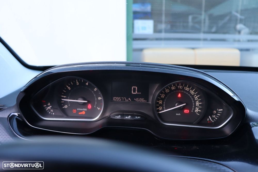 Peugeot 208 1.2 PureTech Style - 8