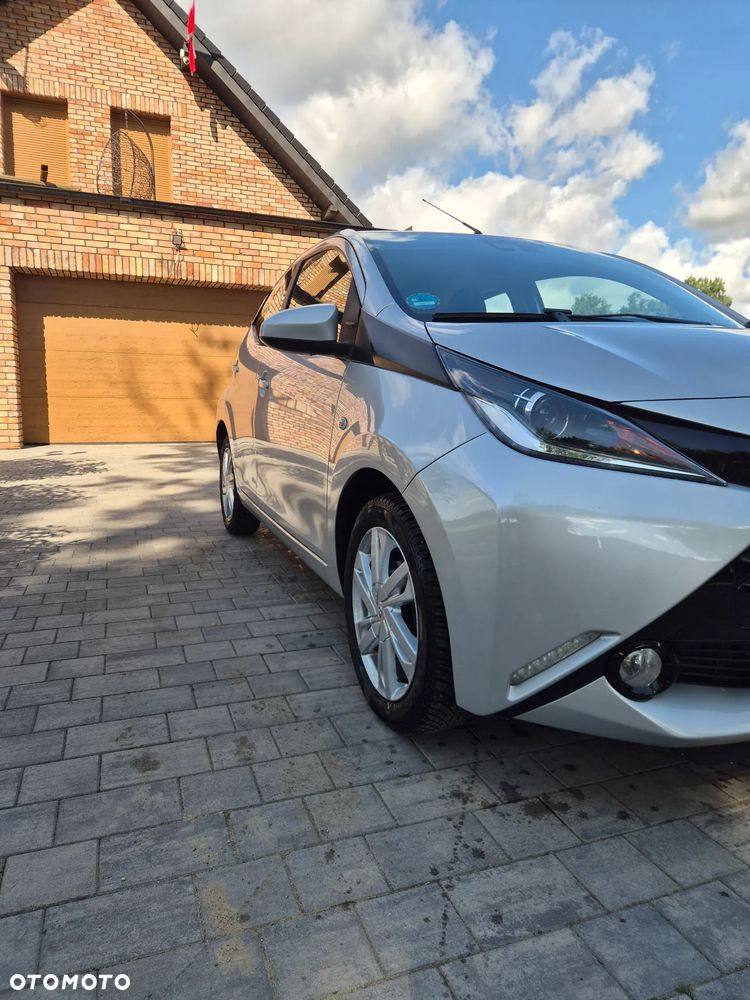 Toyota Aygo x-play Edition-S - 12