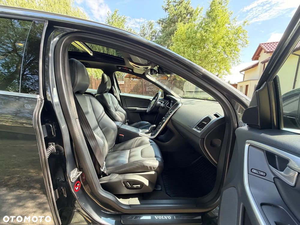 Volvo XC 60 D4 AWD Summum - 27