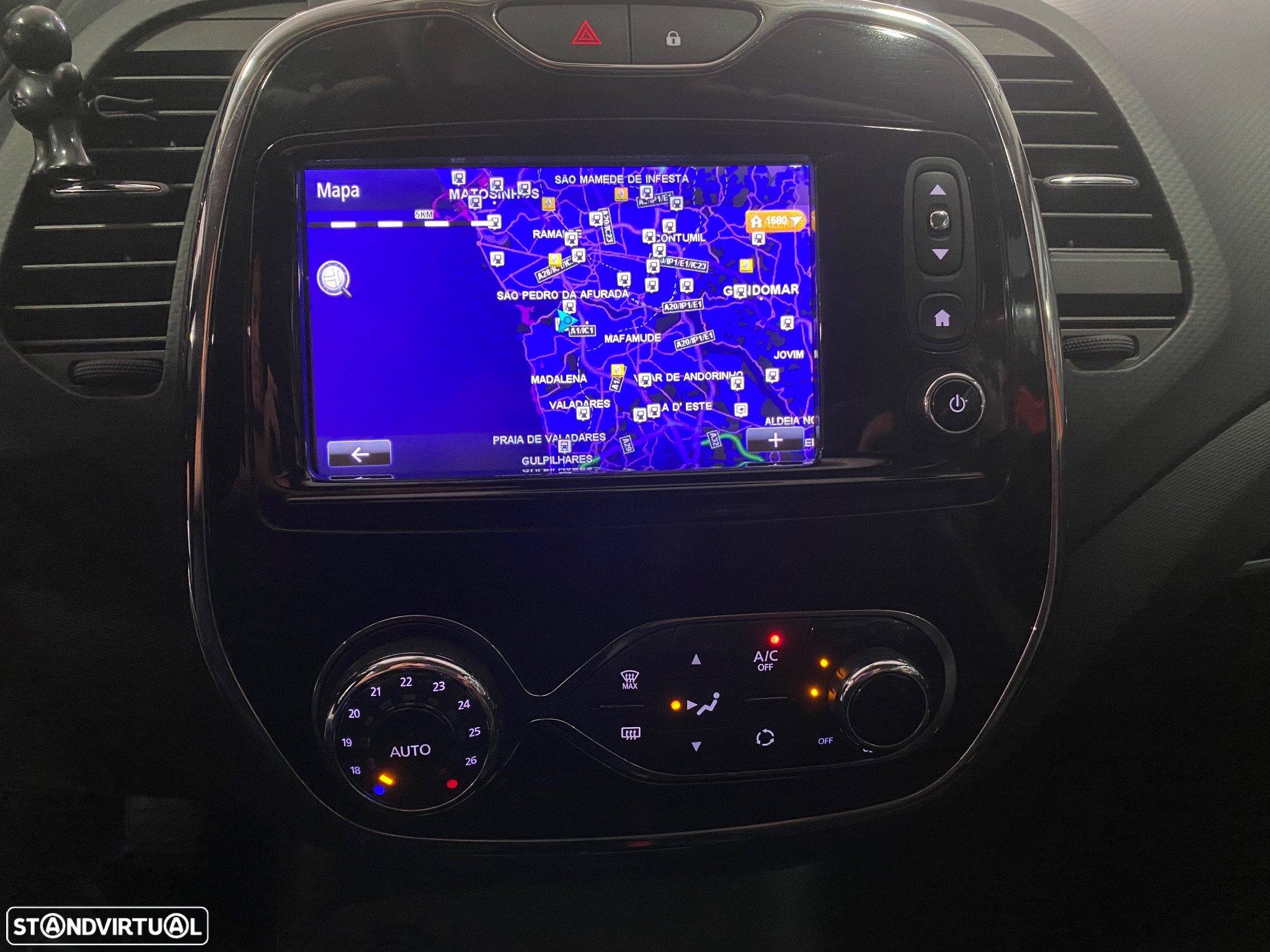Renault Captur 0.9 TCE Exclusive XMOD - 12