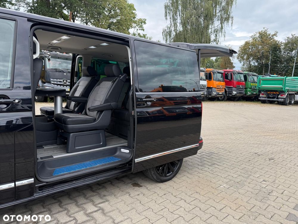 Volkswagen Multivan - 32