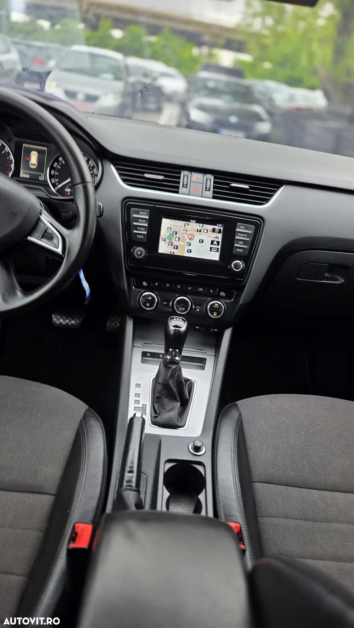 Skoda Octavia Combi Diesel 1.6 TDI DSG Style - 9