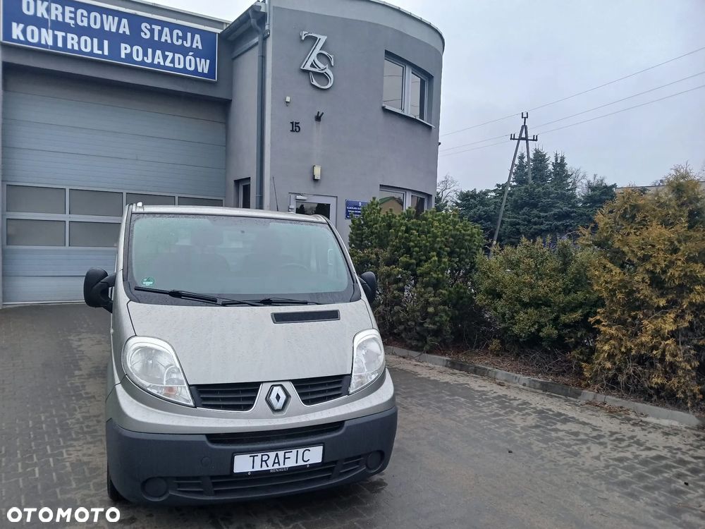 Renault TRAFIC - 2