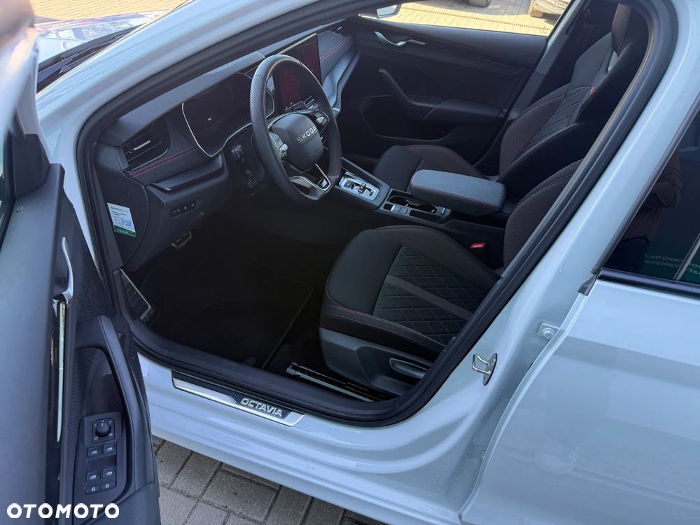 Skoda Octavia 2.0 TSI RS DSG - 16