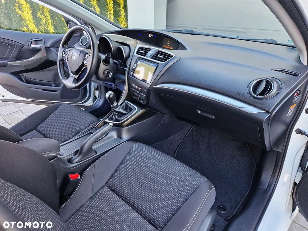 Honda Civic 1.8 i-VTEC Executive Black Edition - 20