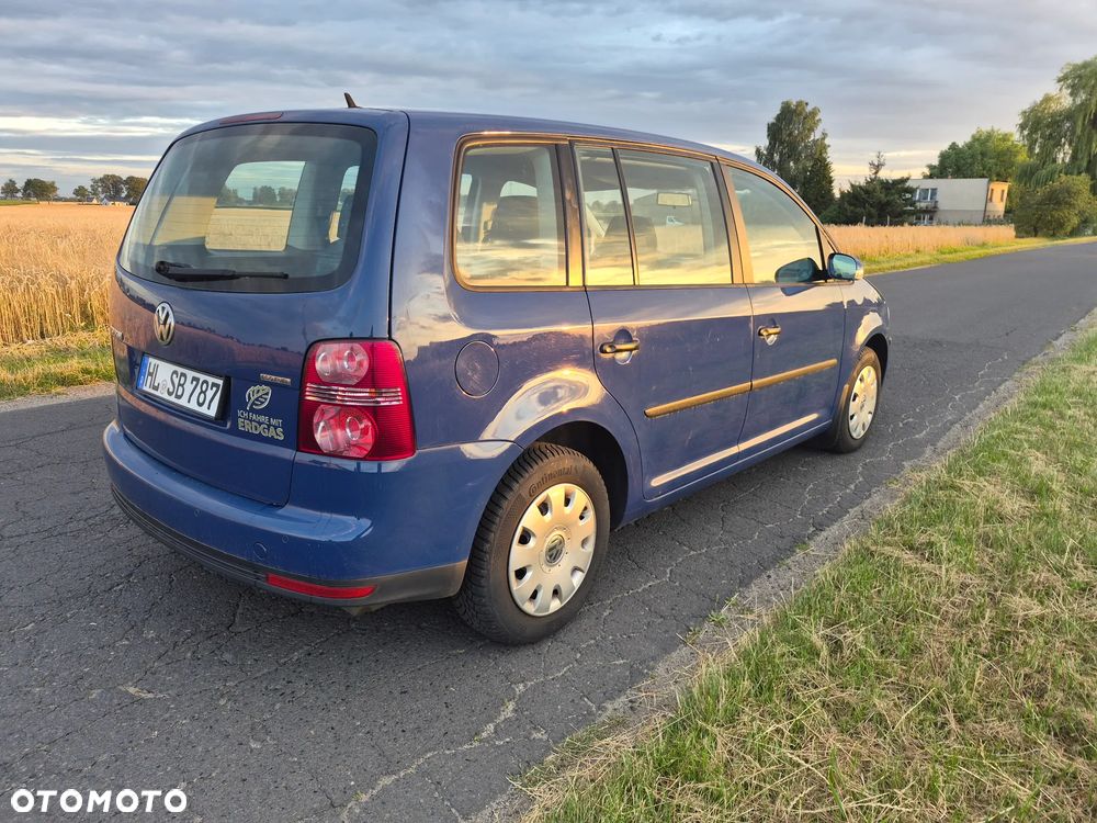 Volkswagen Touran 2.0 FSI Trendline - 3
