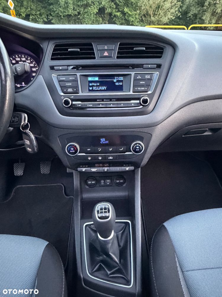 Hyundai i20 blue 1.2 YES Gold - 15