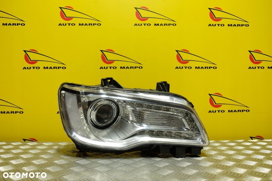 CHRYSLER 300 300C LIFT 2015- REFLEKTOR LAMPA XENON PRAWA USA - 2