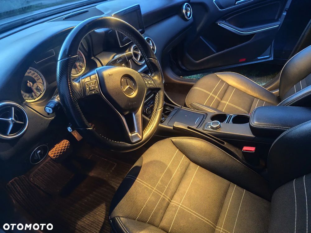 Mercedes-Benz Klasa A 200 CDI 7G-DCT AMG Line - 24