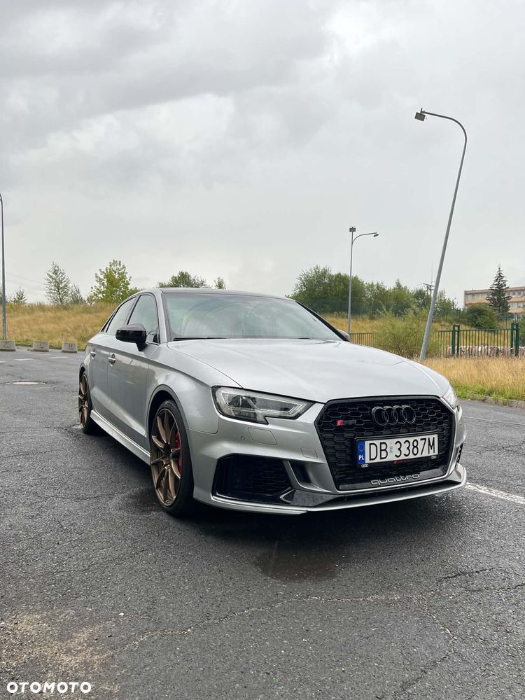 Audi RS3 Limousine - 3