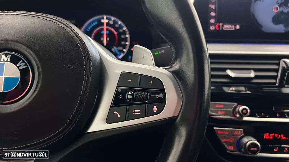 BMW 530 e iPerformance Pack M - 24