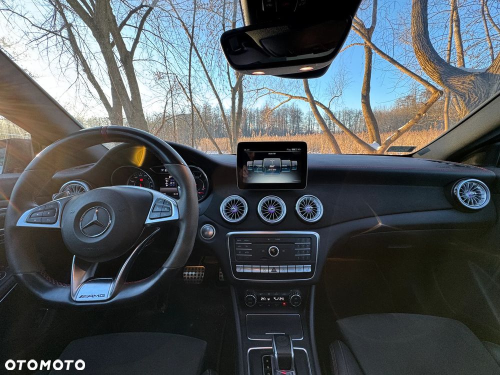 Mercedes-Benz CLA - 12