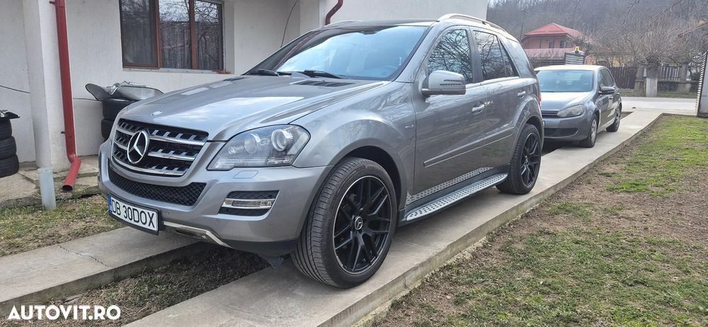 Mercedes-Benz ML 300 CDI 4Matic 7G-TRONIC DPF BlueEFFICIENCY Grand Edition - 2