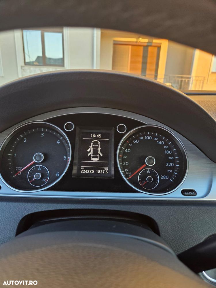 Volkswagen Passat CC - 11