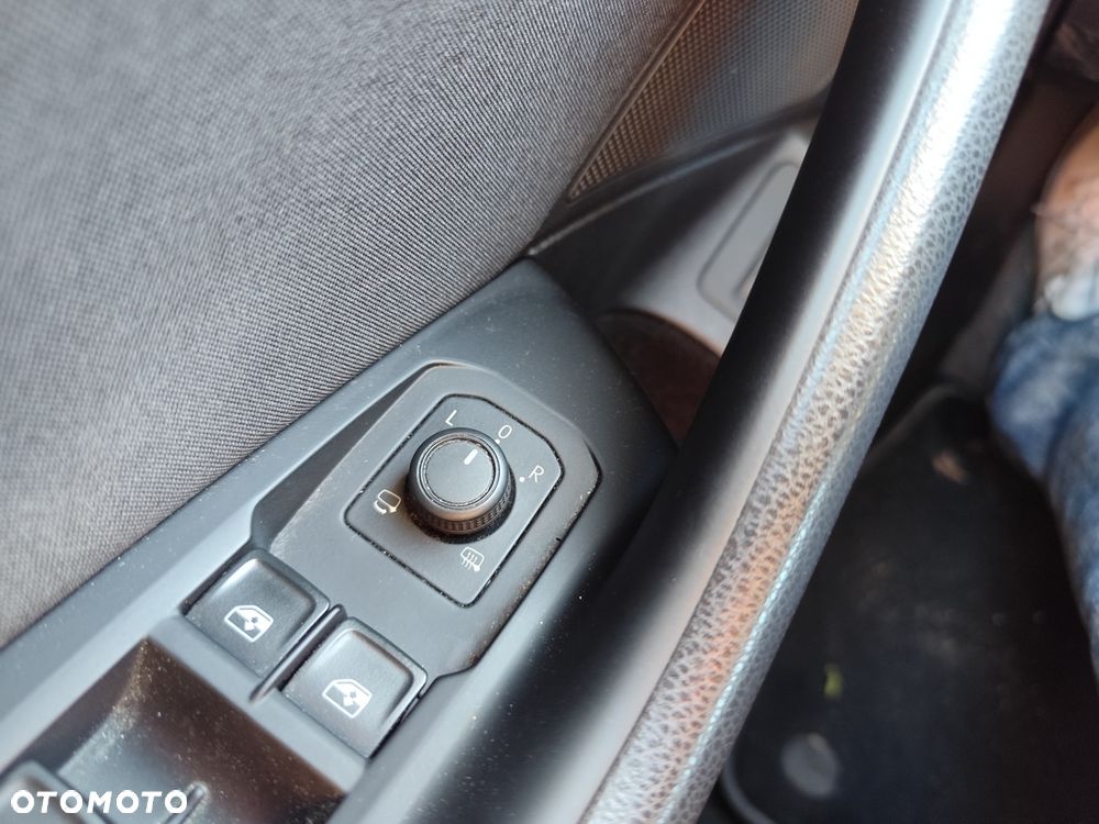 Volkswagen Passat - 18