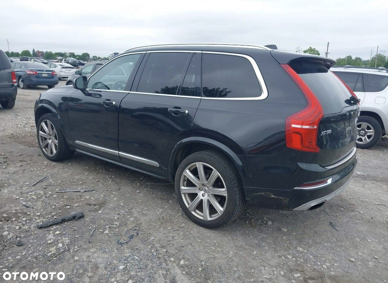 Volvo XC 90 - 4