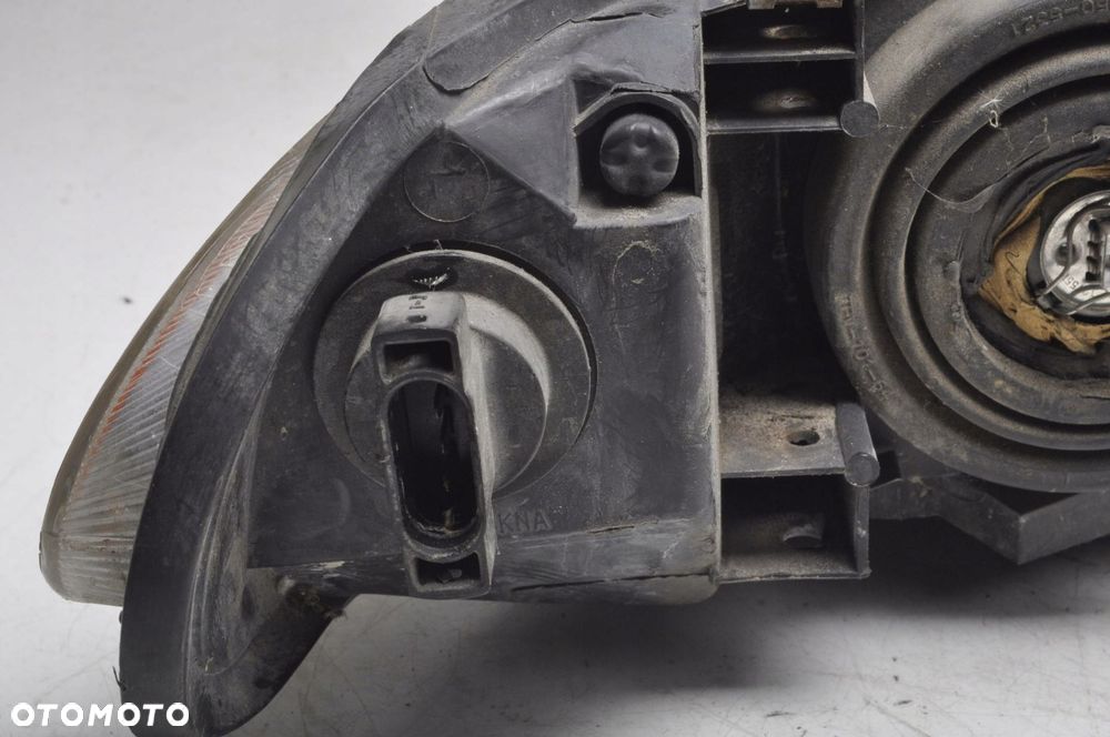 CHRYSLER INTREPID LAMPA LEWA PRZEDNIA EUROPA - 9