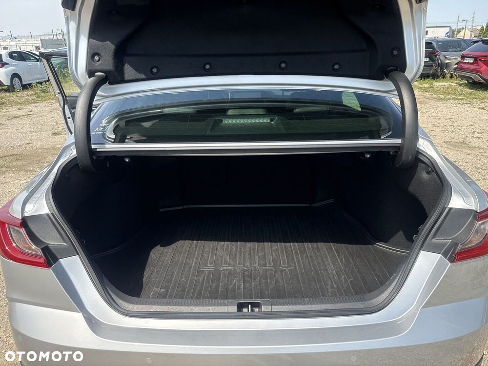 Toyota Camry - 14