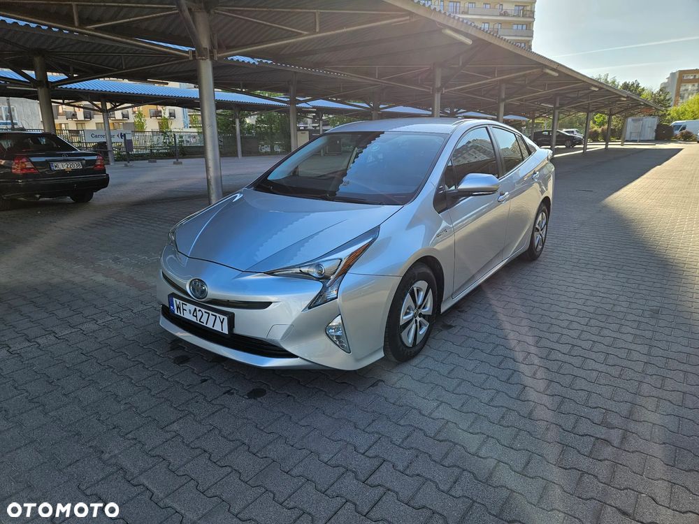 Toyota Prius Hybrid Executive - 3