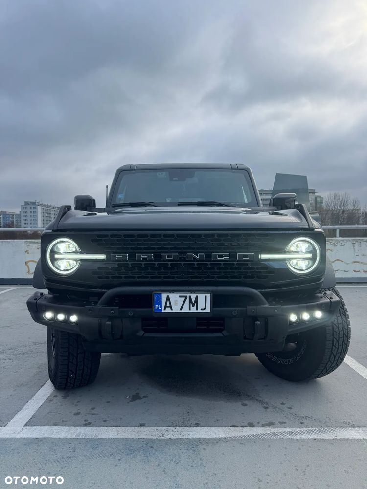 Ford Bronco - 10