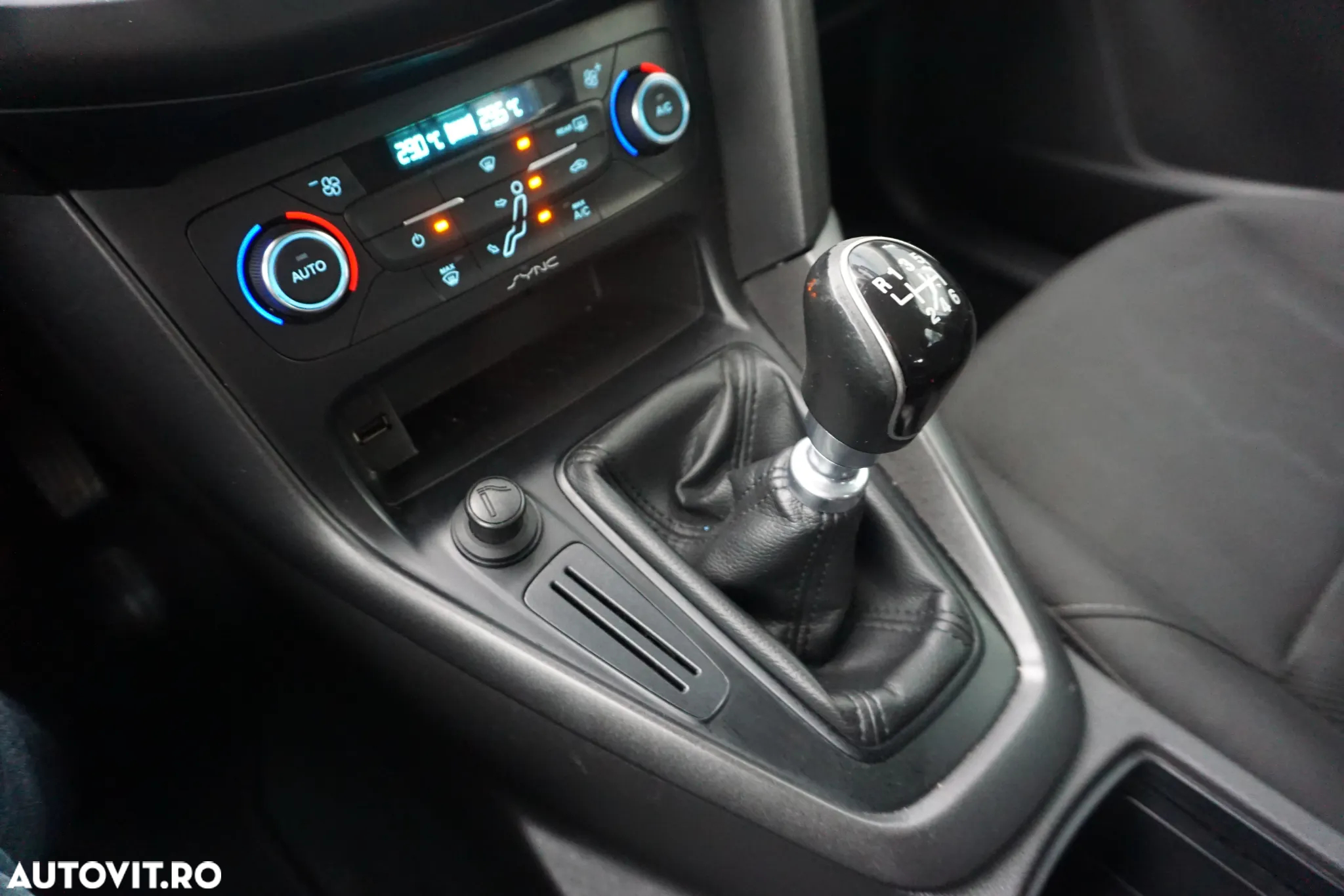 Ford Focus - 12