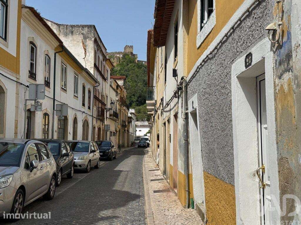 Moradia geminada em Tomar e Santa Maria dos Olivais de 104,96 m2 - Grande imagem: 2/14