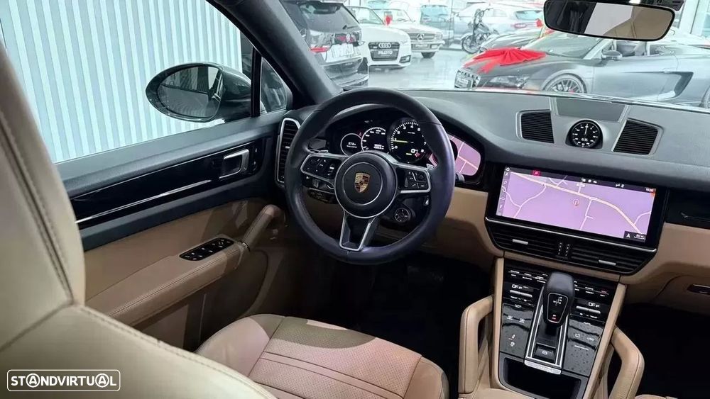 Porsche Cayenne Coupé E-Hybrid - 16