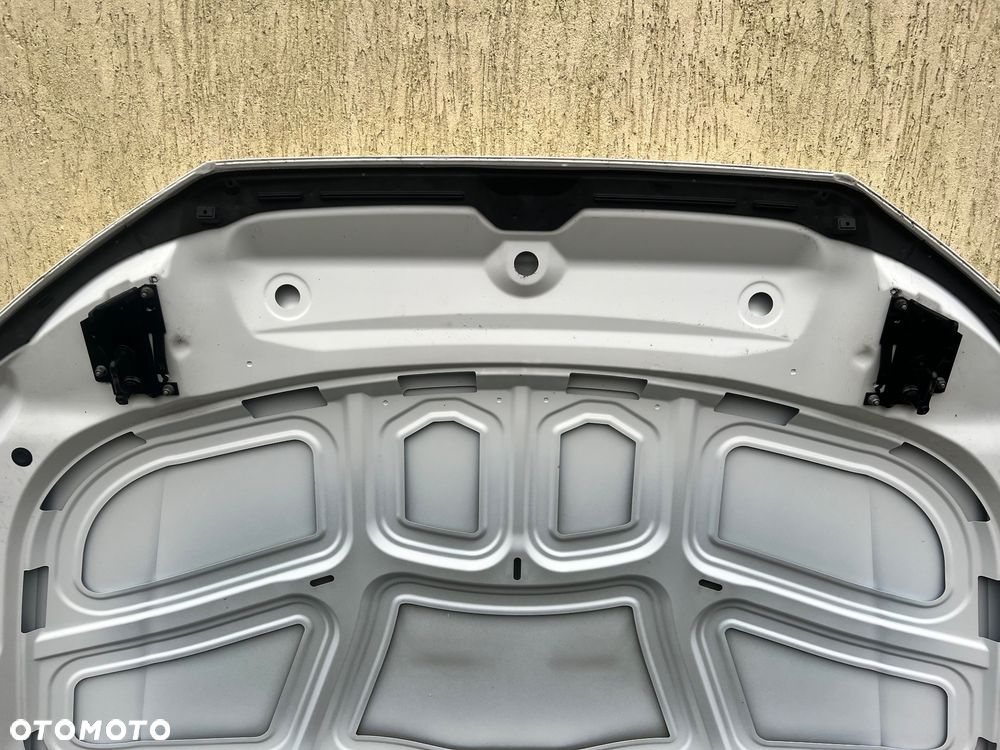 AUDI A4 B9 LIFT Maska Pokrywa silnika Kod lakieru: LY9C - 11