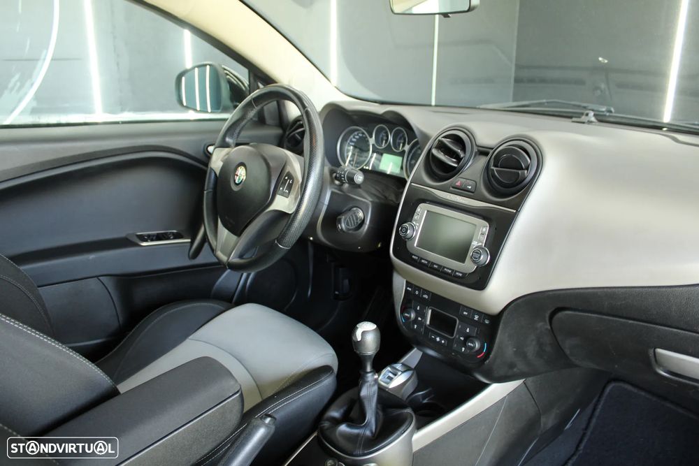 Alfa Romeo MiTo 1.3 JTD Distinctive S&S - 22