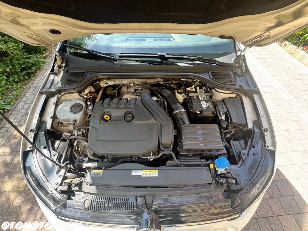 Volkswagen Golf 1.5 eTSI mHEV R-Line Plus DSG - 5