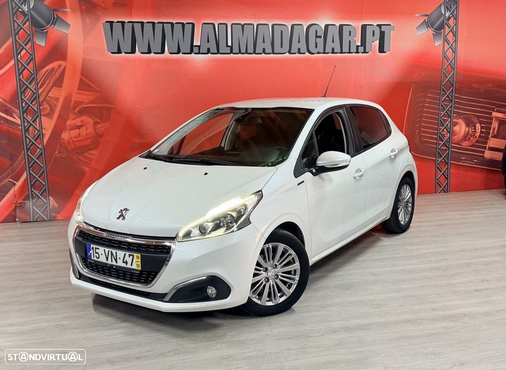 Peugeot 208 1.2 PureTech Signature - 1