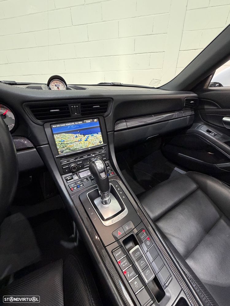 Porsche 911 (991) Turbo S Cabriolet - 37