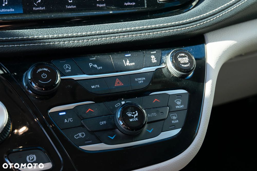 Chrysler Pacifica - 14