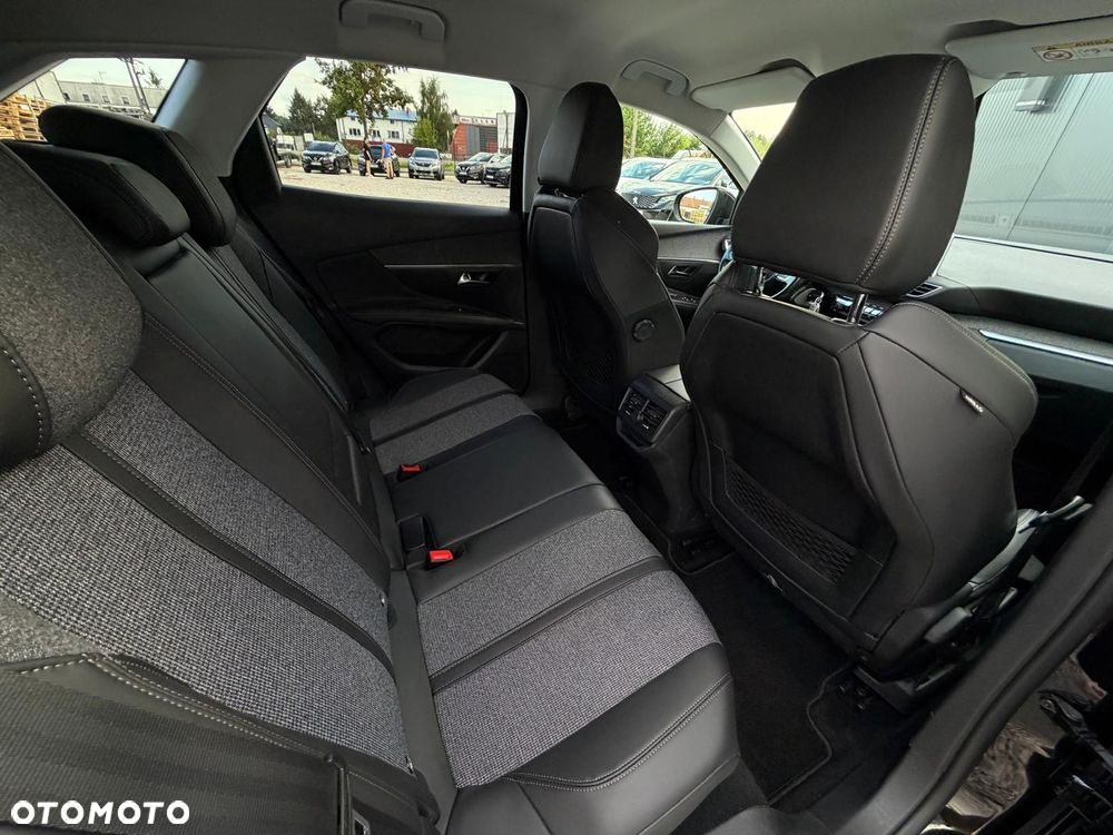 Peugeot 3008 BlueHDi 130 Stop & Start EAT8 Allure - 23