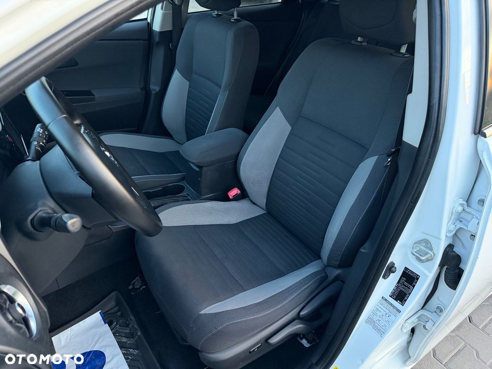 Toyota Auris 1.8 HSD Luna - 12