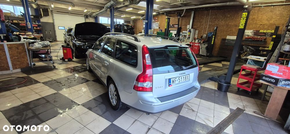 Volvo V50 2.4D5 Momentum - 6