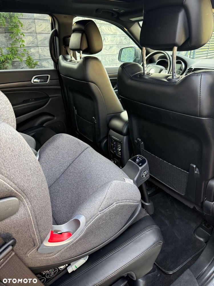 Jeep Grand Cherokee - 11