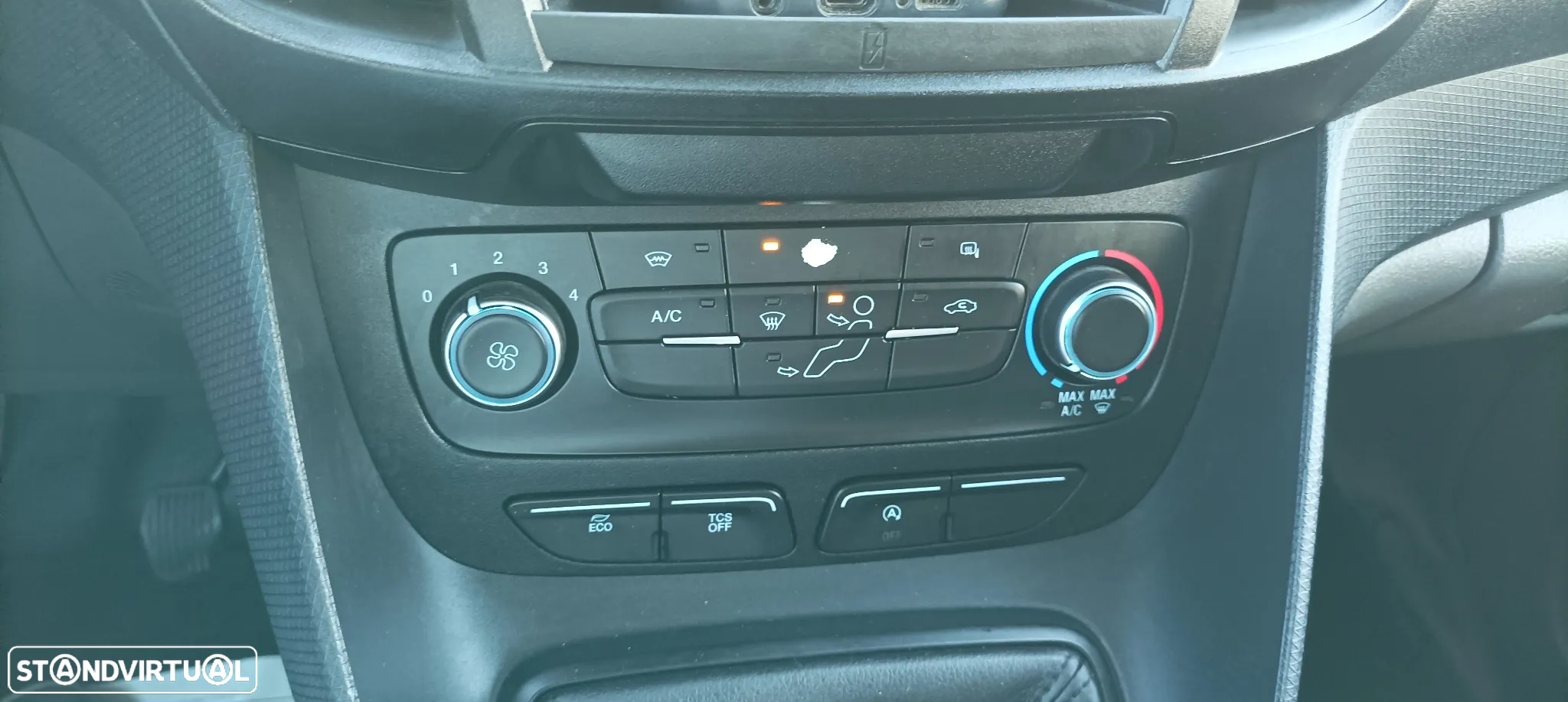 Ford Transit Connect - 18