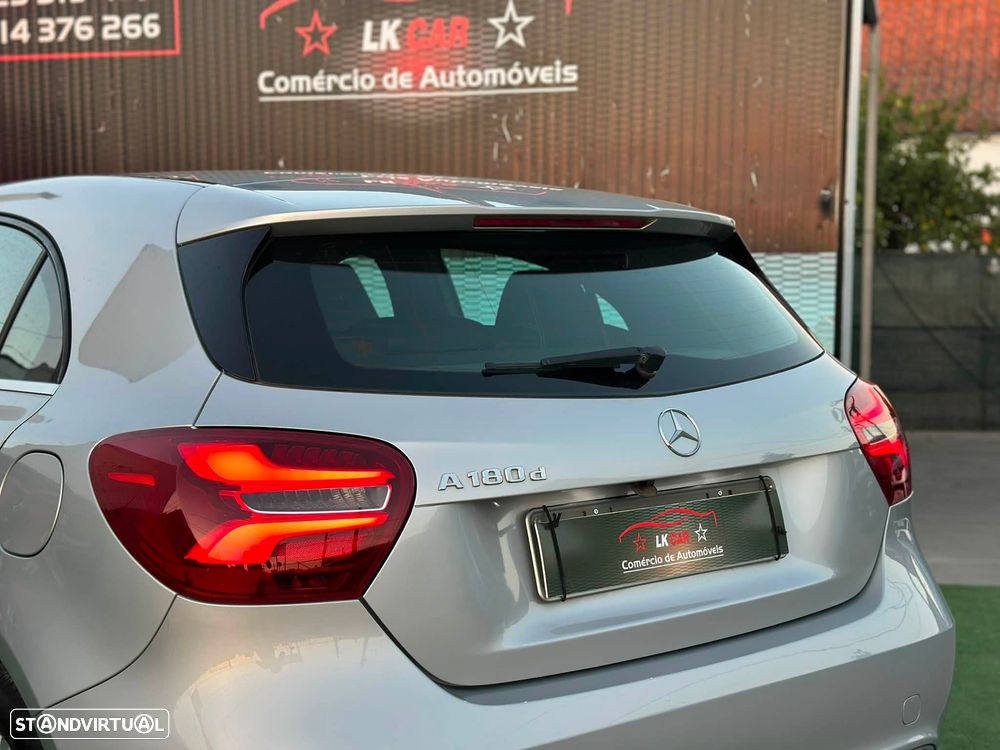 Mercedes-Benz A 180 d BlueEFFICIENCY Edition - 24