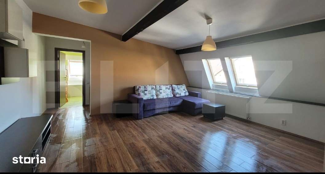 Apartament cu 2 camere, semidecomandat, etaj 3/3, cu parcare, zona Mu — fotografia 1