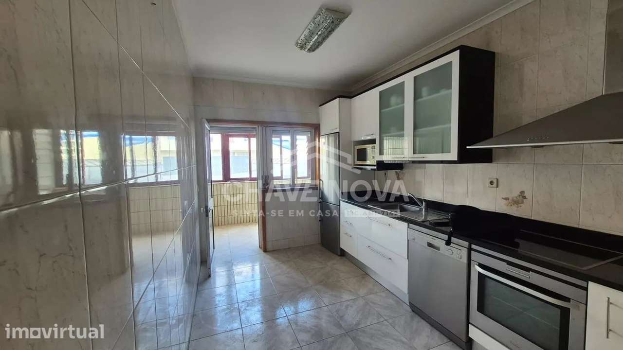 Apartamento T3 na Rua Bélgica - Grande imagem: 2/23