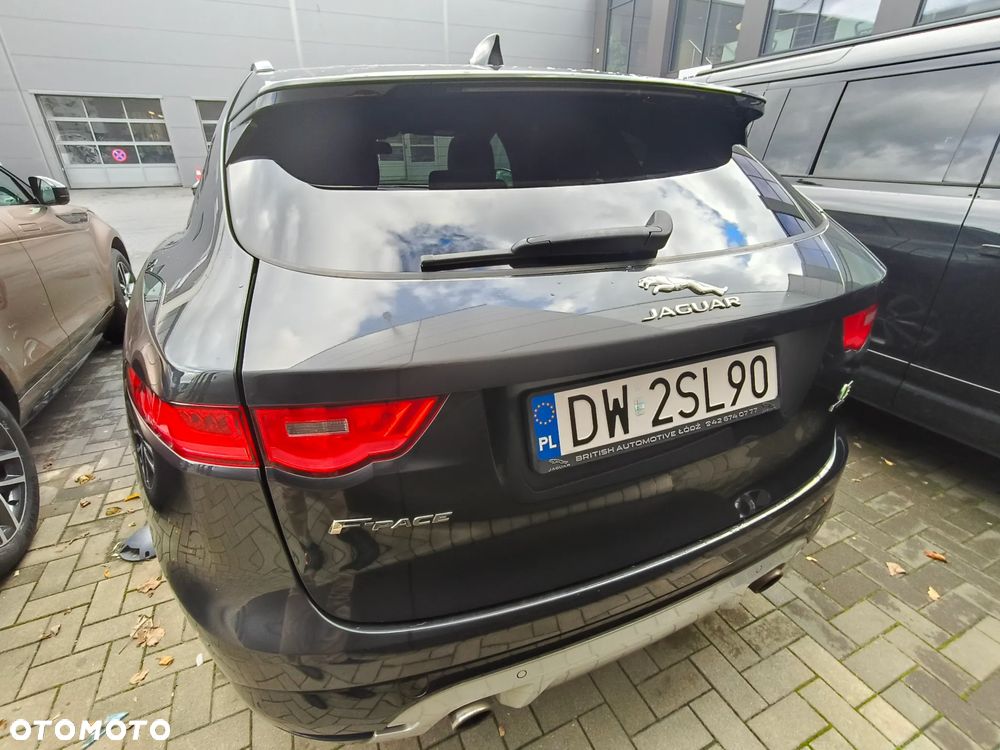 Jaguar F-Pace S AWD - 8