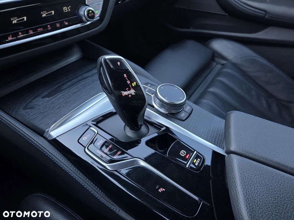 BMW Seria 5 530d xDrive mHEV M Sport sport - 29
