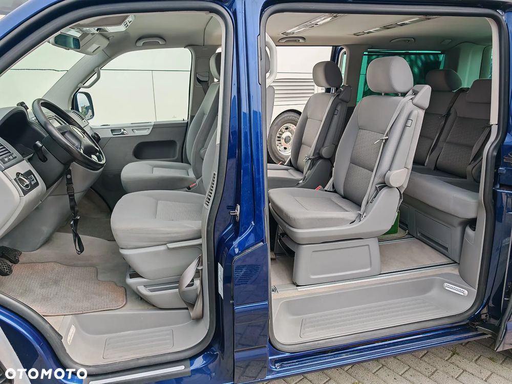 Volkswagen Multivan - 13